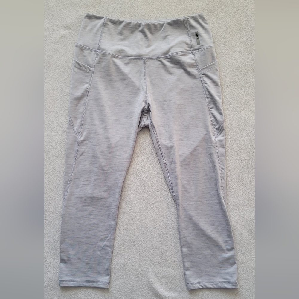 Silver 3/4 athletic legging sz L